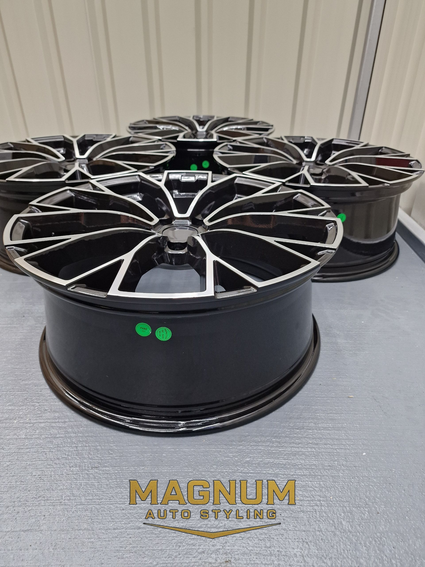 2025 VW Warmenau Style – Gloss Black Machined