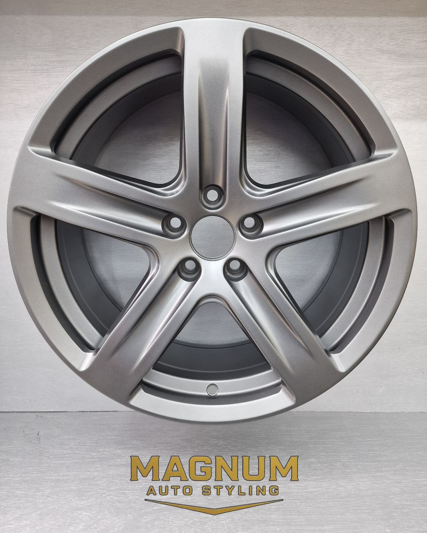 18" AVID Tourer - Satin Gunmetal