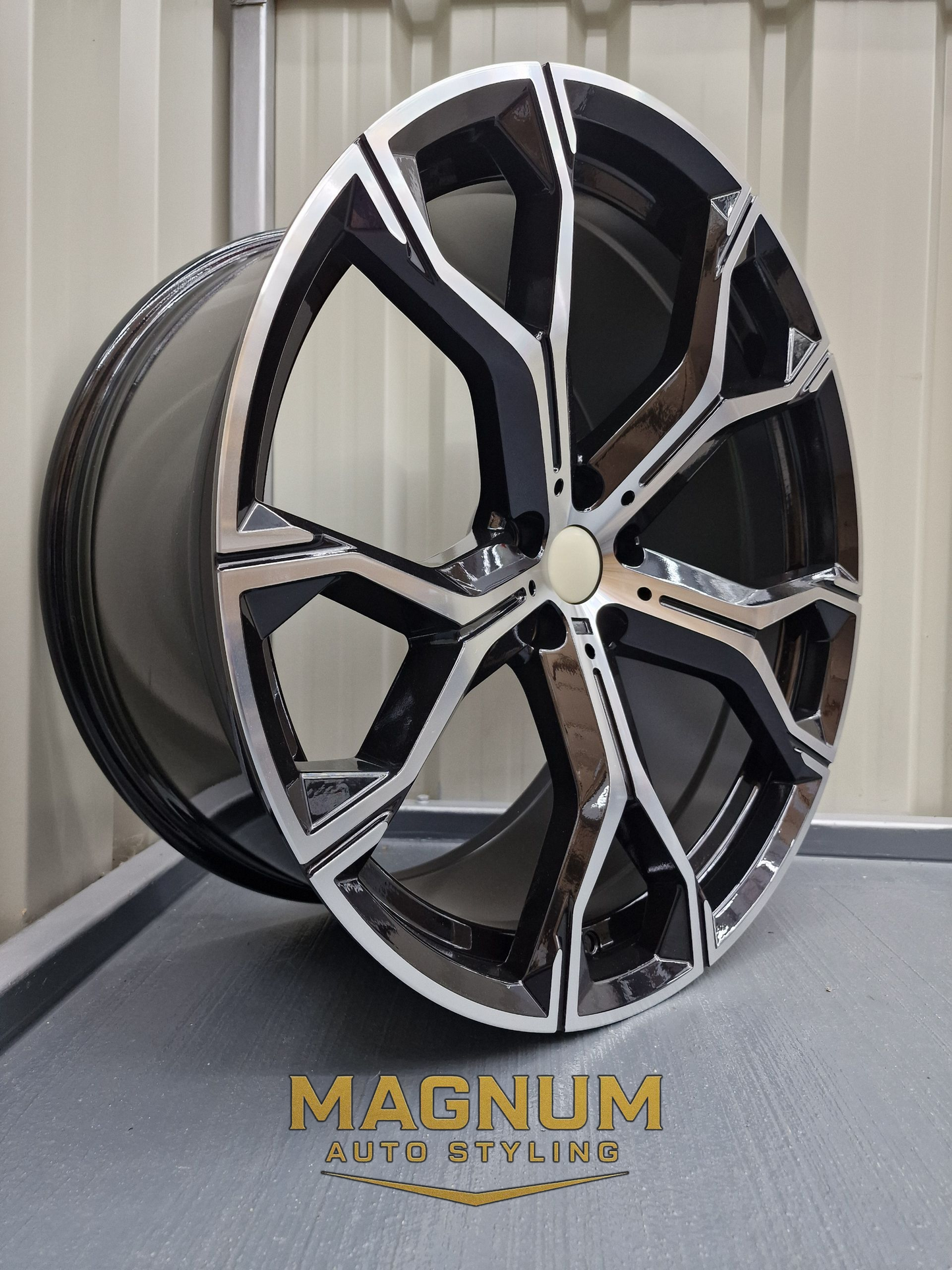 741M Style - Gloss Black Machined