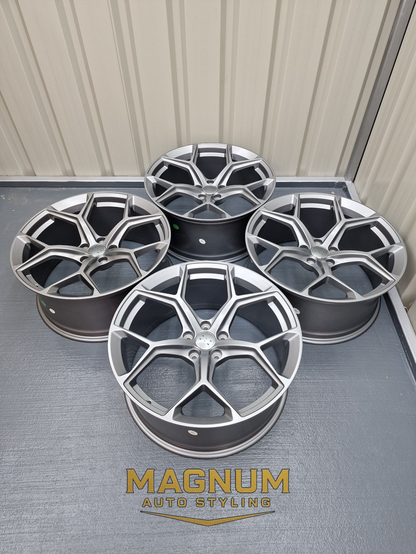 18″ 2023 RS6 Style – Light Satin Gun Metal Grey