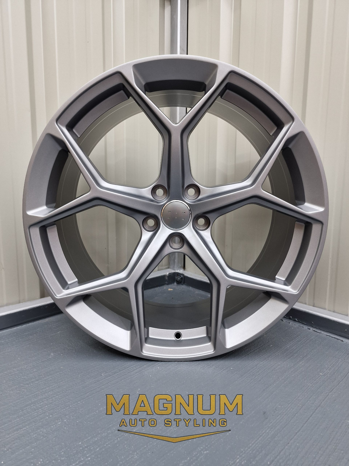 18″ 2023 RS6 Style – Light Satin Gun Metal Grey