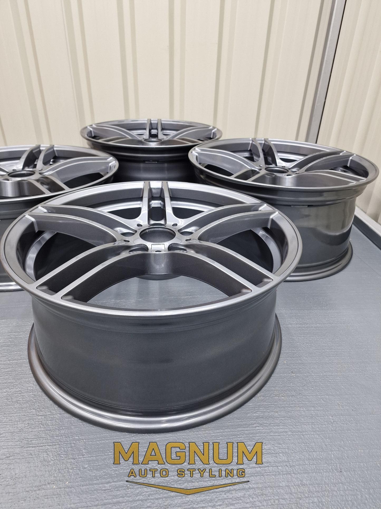 19" Staggered 313M Style - Gloss Gunmetal Grey