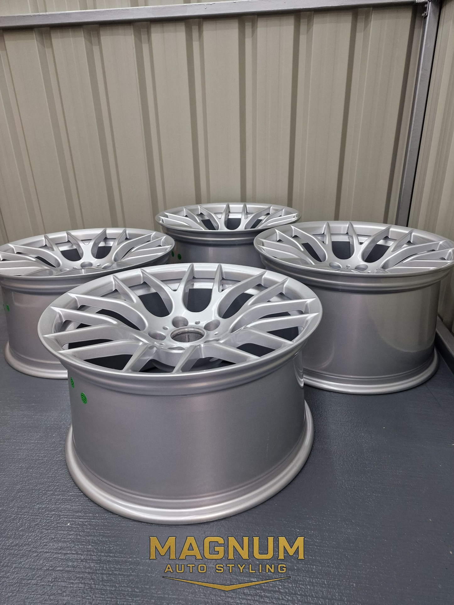 19" Staggered Deep Concave M359 Style - Quartz Silver