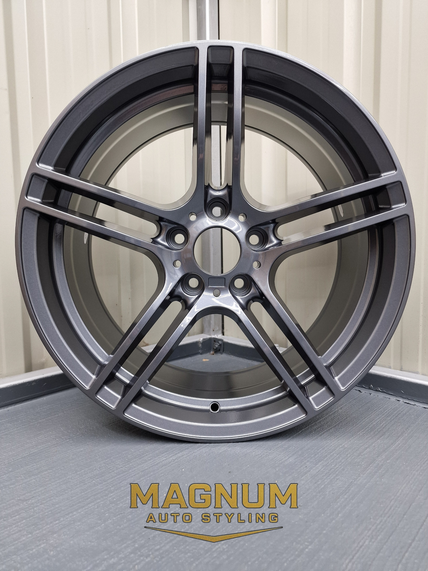 19" Staggered 313M Style - Gloss Gunmetal Grey