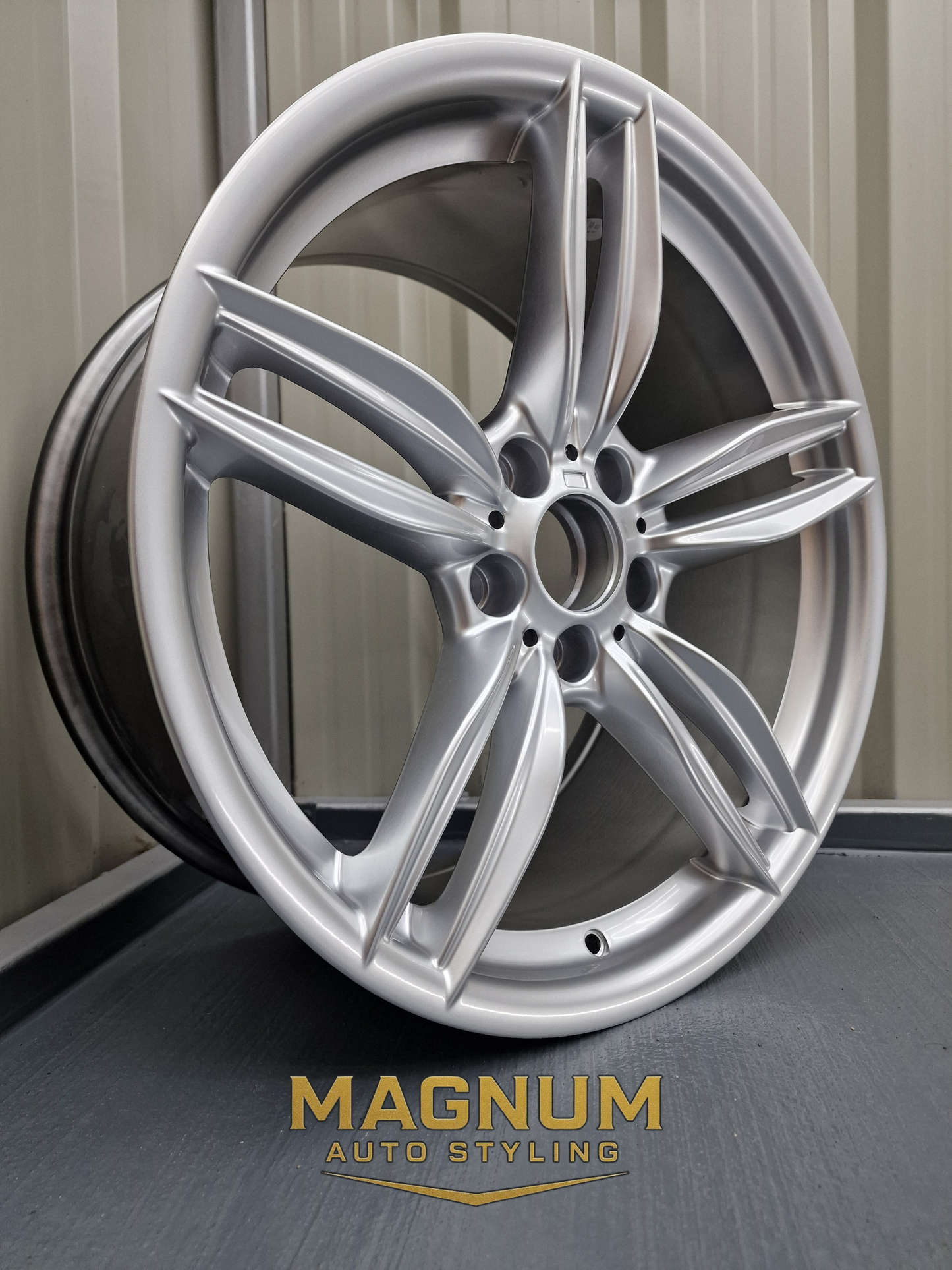 19" Staggered 351M Style - Quartz Silver