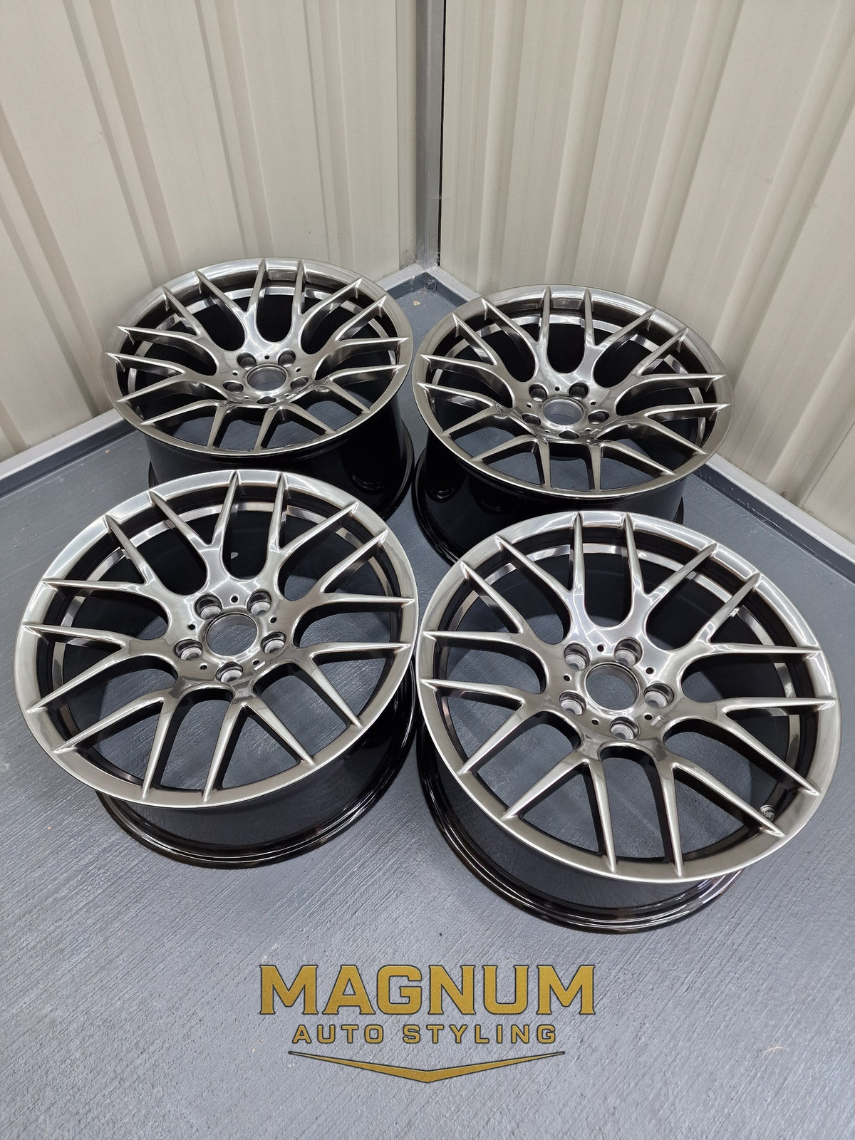 19" Staggered Deep Concave M359 Style - Hyper Black