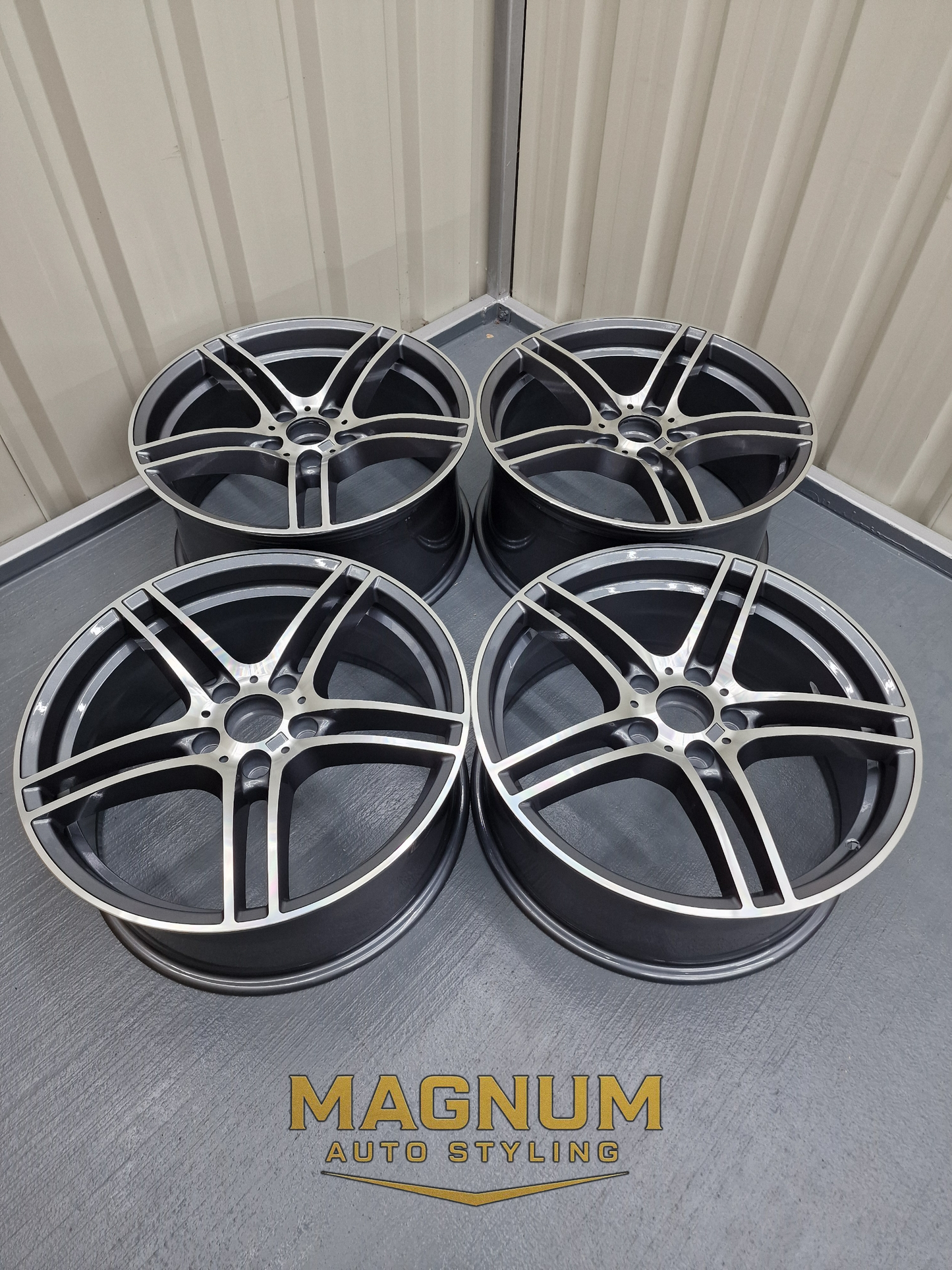 19" Staggered 313M Style - Gloss Gunmetal Grey Machined