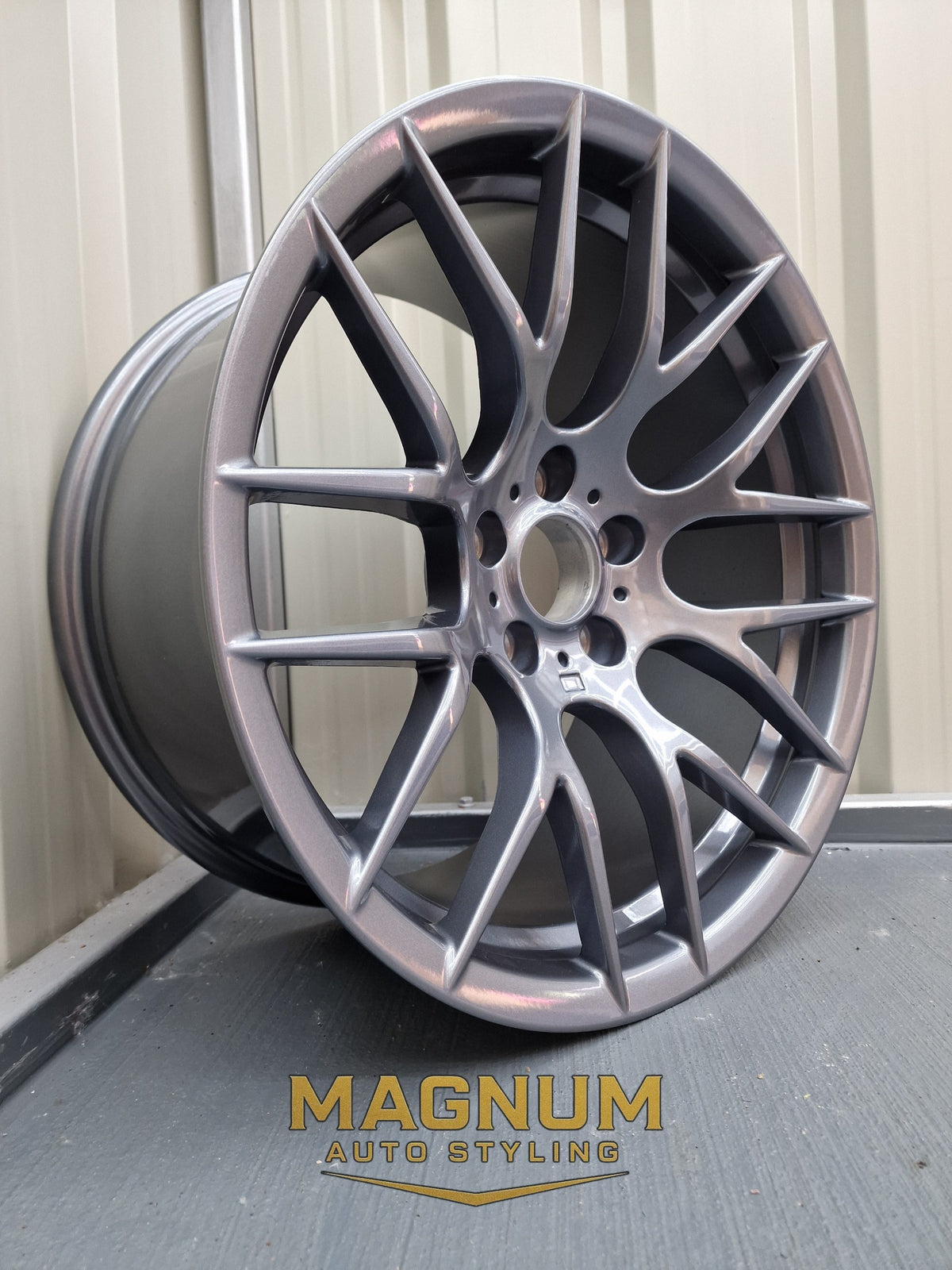 19" Staggered Deep Concave M359 Style - Gloss Gunmetal