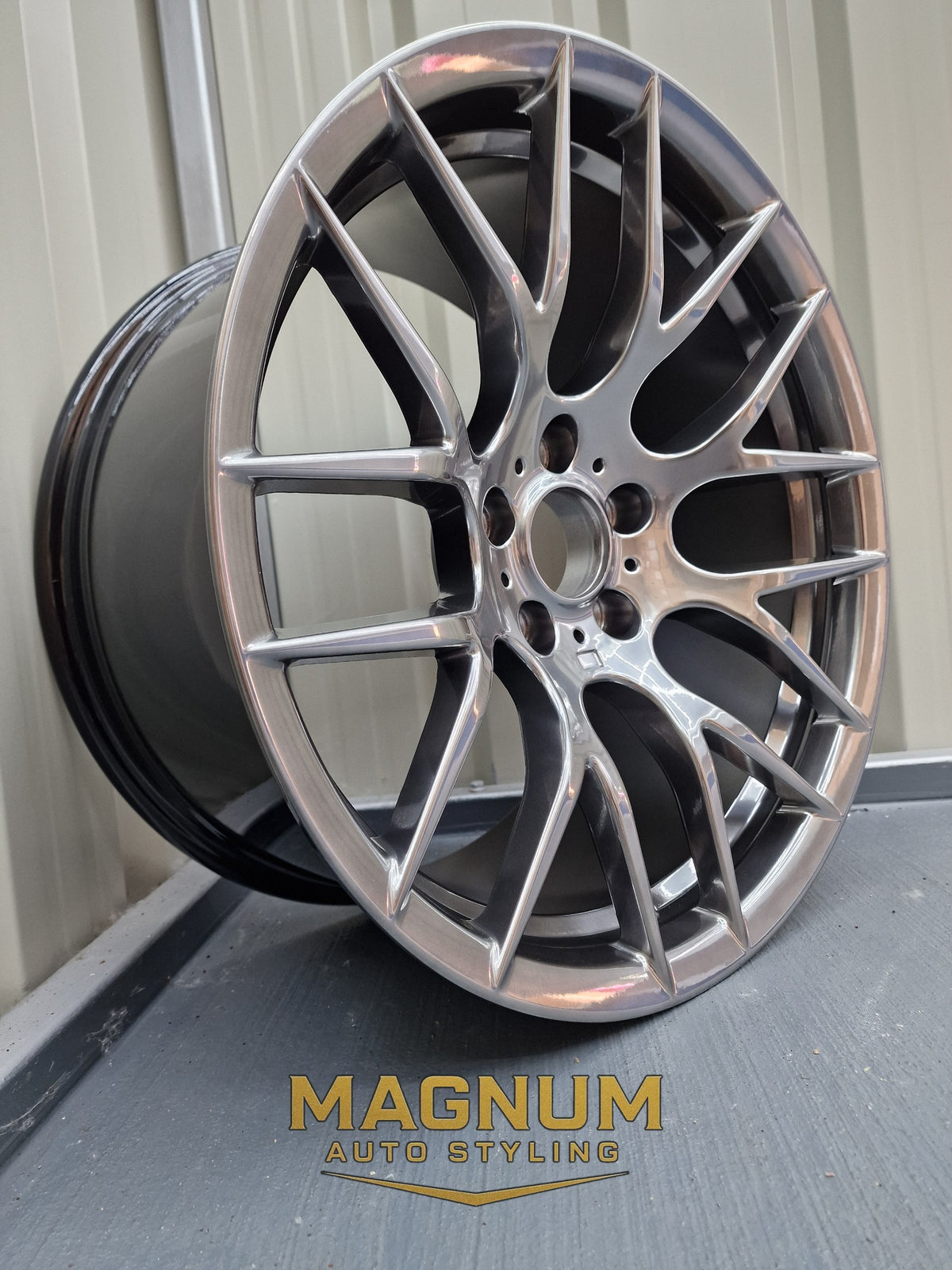 19" Staggered Deep Concave M359 Style - Hyper Black