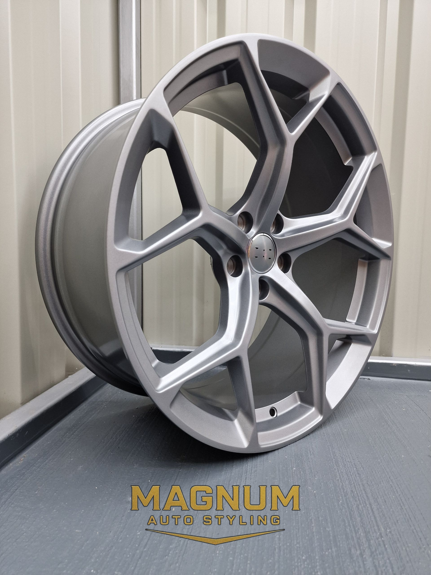 18″ 2023 RS6 Style – Light Satin Gun Metal Grey