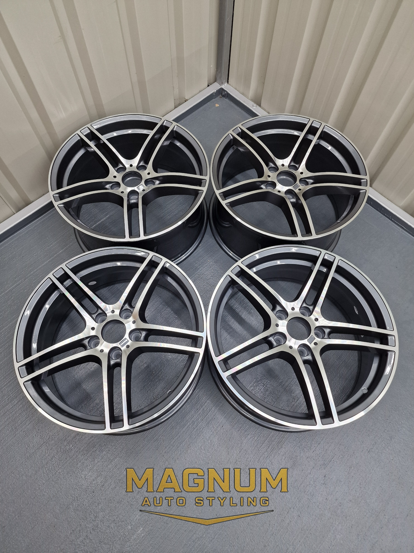 19" Staggered 313M Style - Gloss Gunmetal Grey Machined