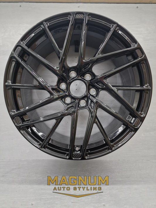 19" Motion R VS8 - Gloss Black