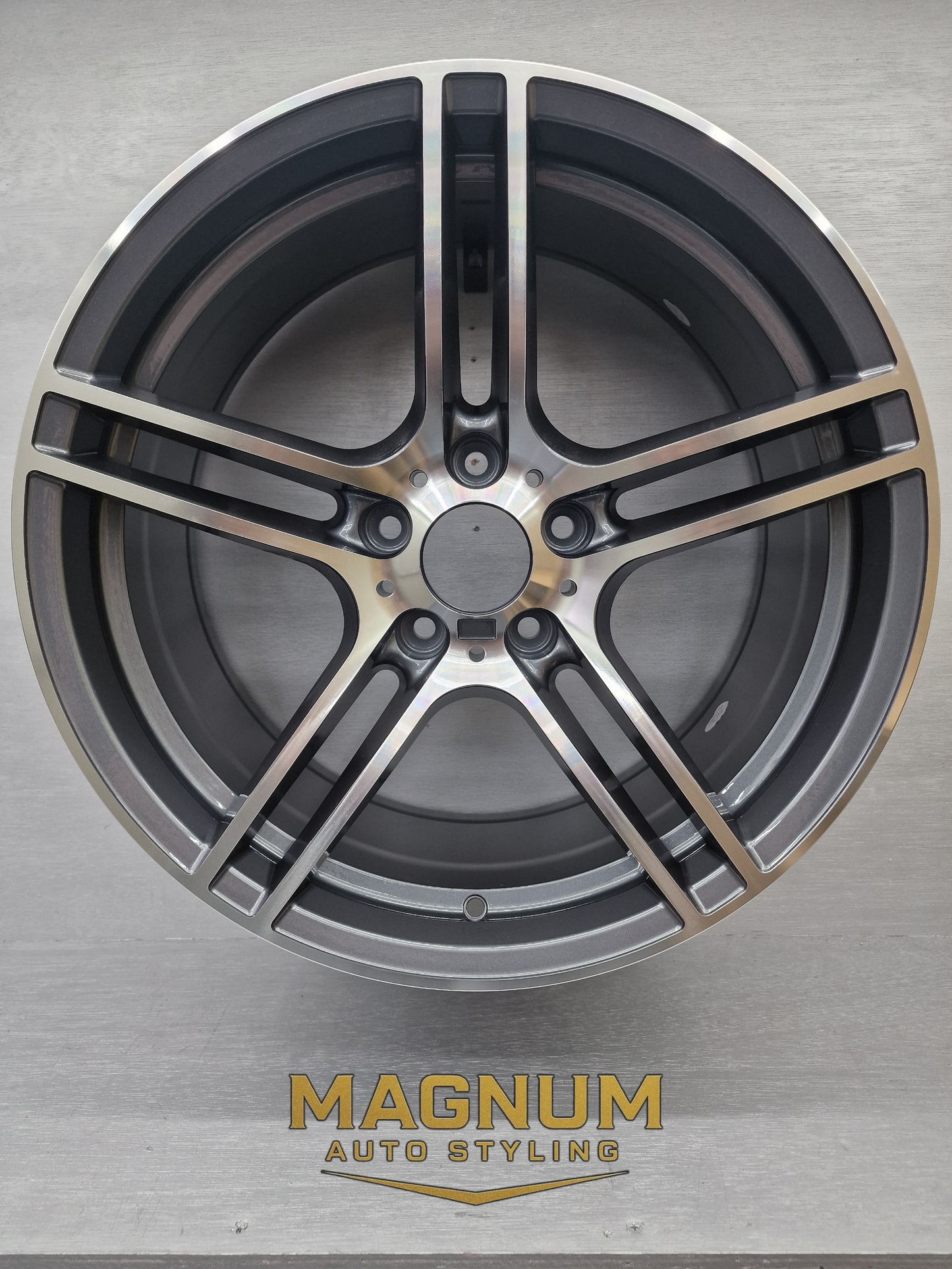 19" Staggered 313M Style - Gloss Gunmetal Grey Machined