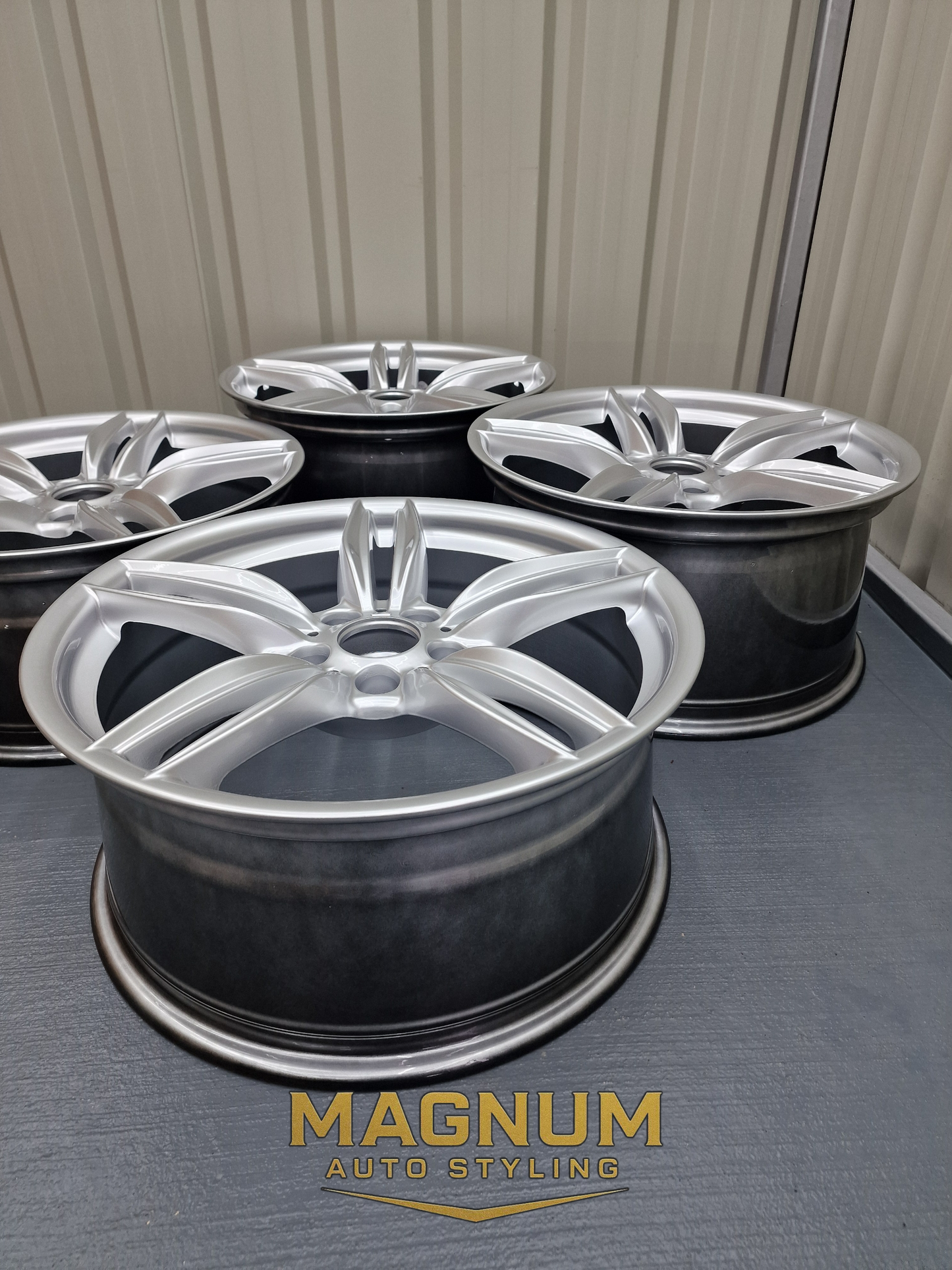 19" Staggered 351M Style - Quartz Silver