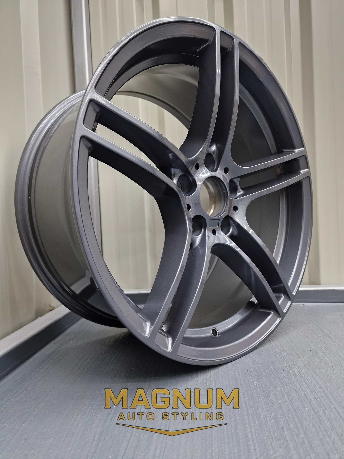 19" Staggered 313M Style - Gloss Gunmetal Grey