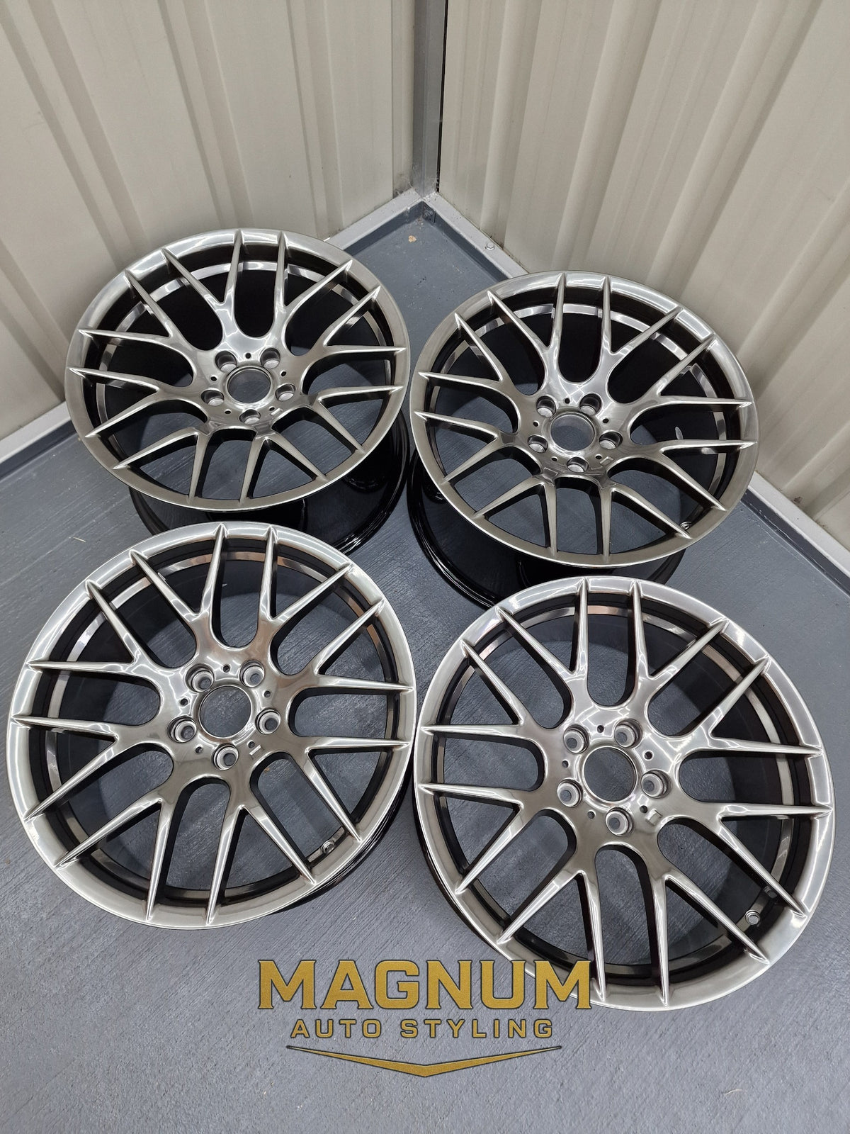 19" Staggered Deep Concave M359 Style - Hyper Black