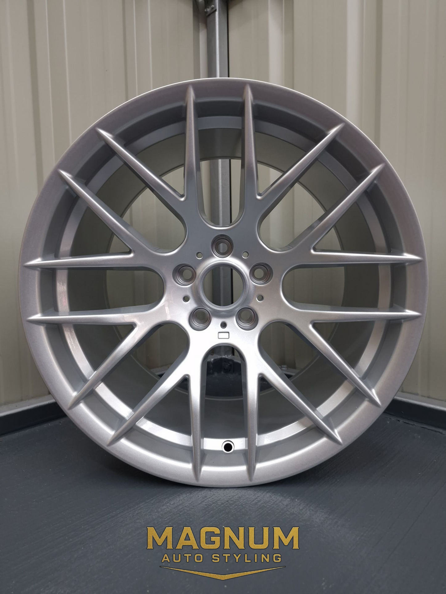 19" Staggered Deep Concave M359 Style - Quartz Silver