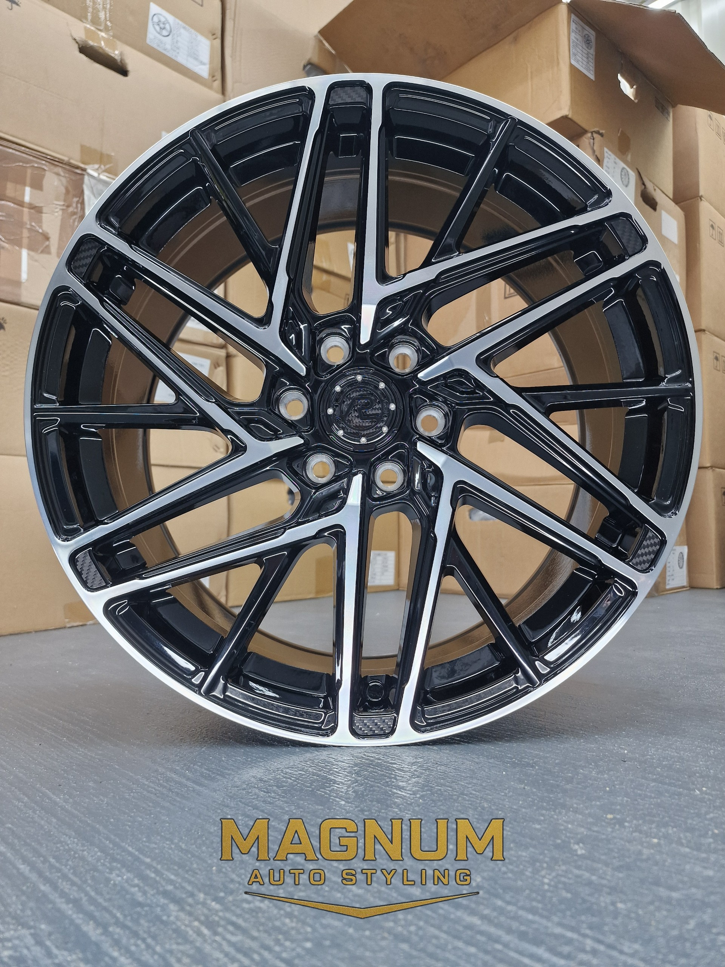 19" Motion R VS8 - Gloss Black Machined