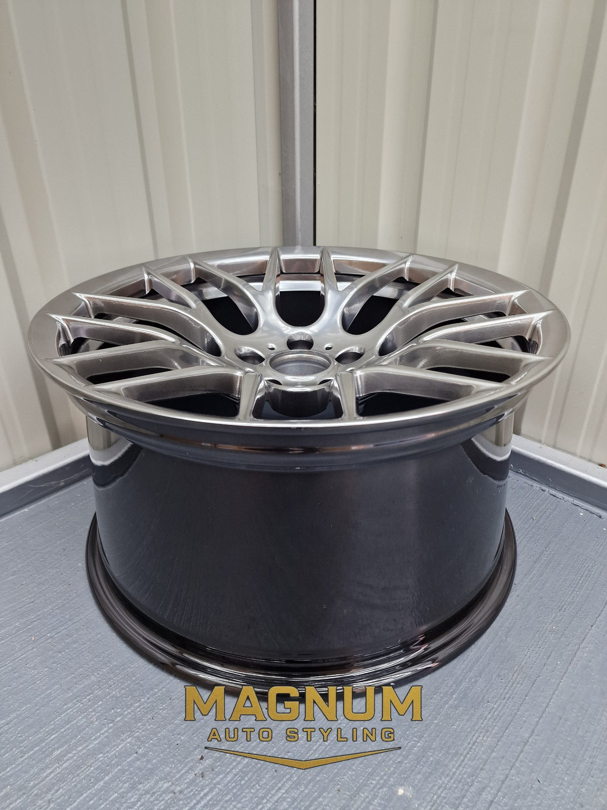 19" Staggered Deep Concave M359 Style - Hyper Black
