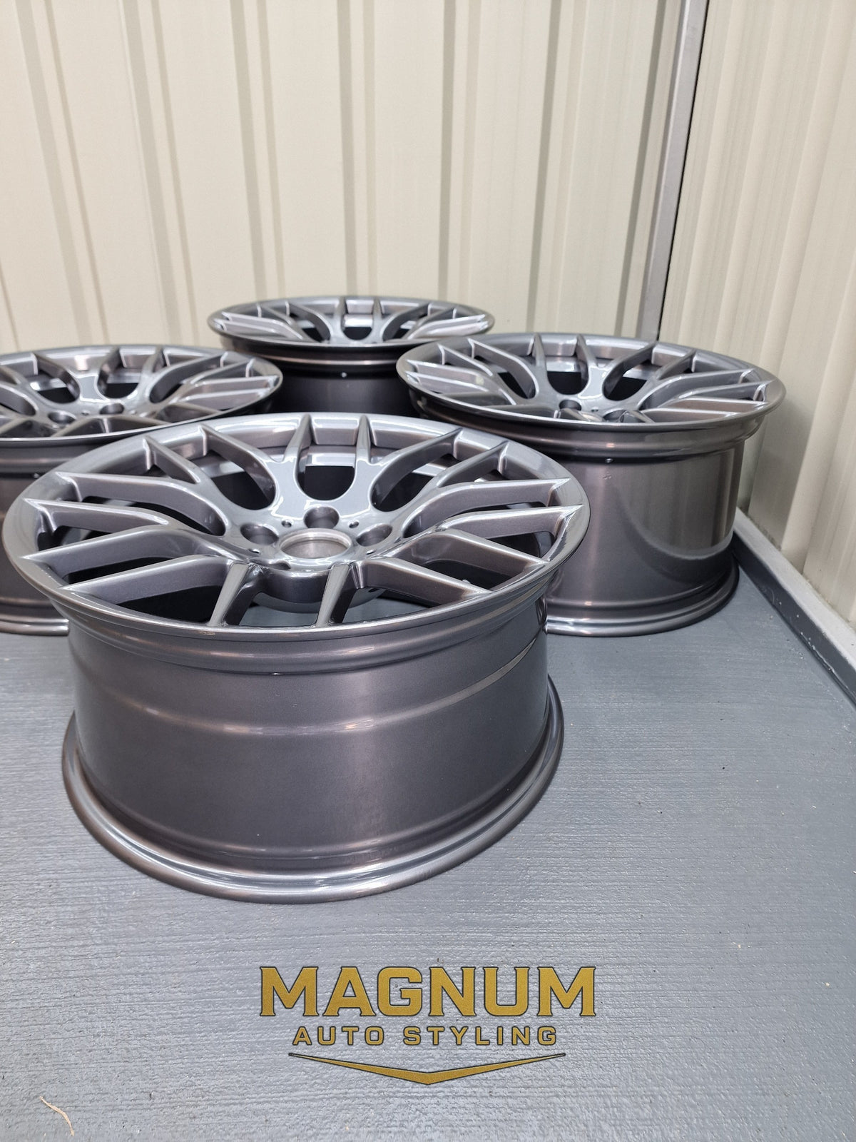 19" Staggered Deep Concave M359 Style - Gloss Gunmetal