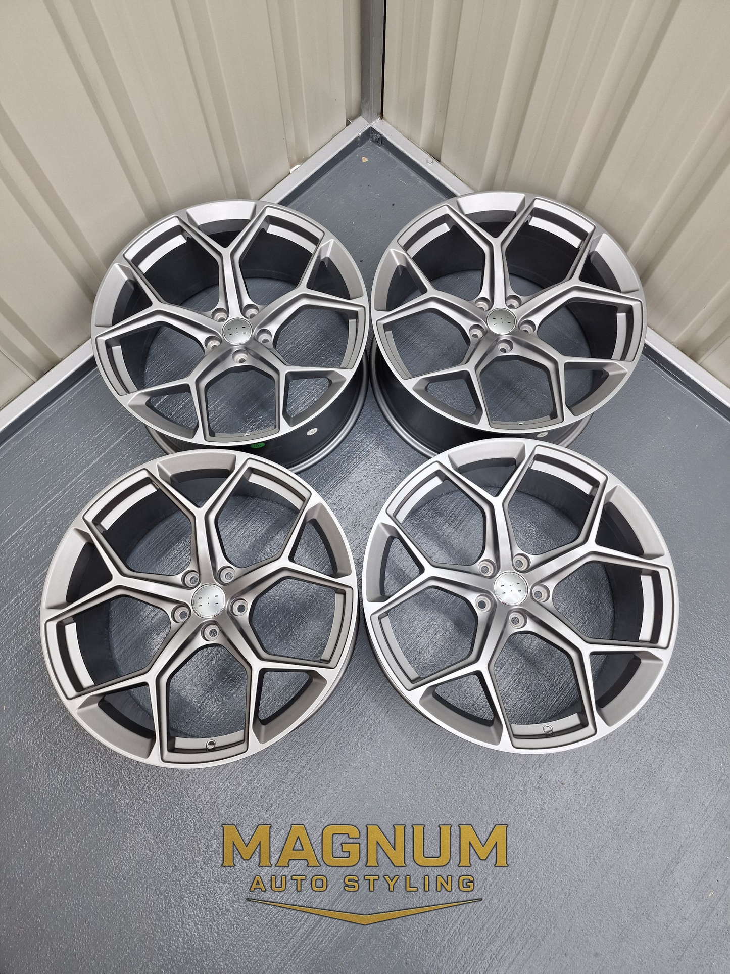 18″ 2023 RS6 Style – Light Satin Gun Metal Grey