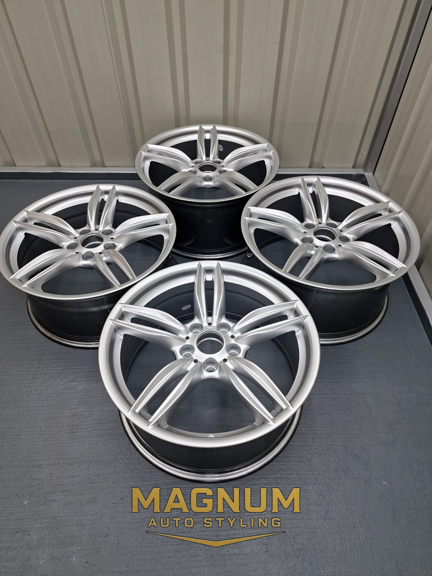 19" Staggered 351M Style - Quartz Silver